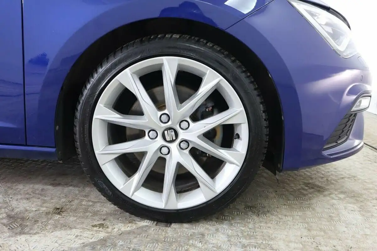 2019-seat-leon-20-tsi-fr-sport-hatchback-big-23
