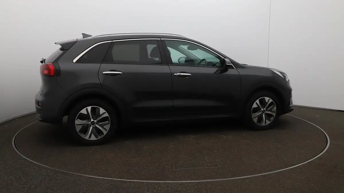 2021-kia-e-niro-ev-3-big-50