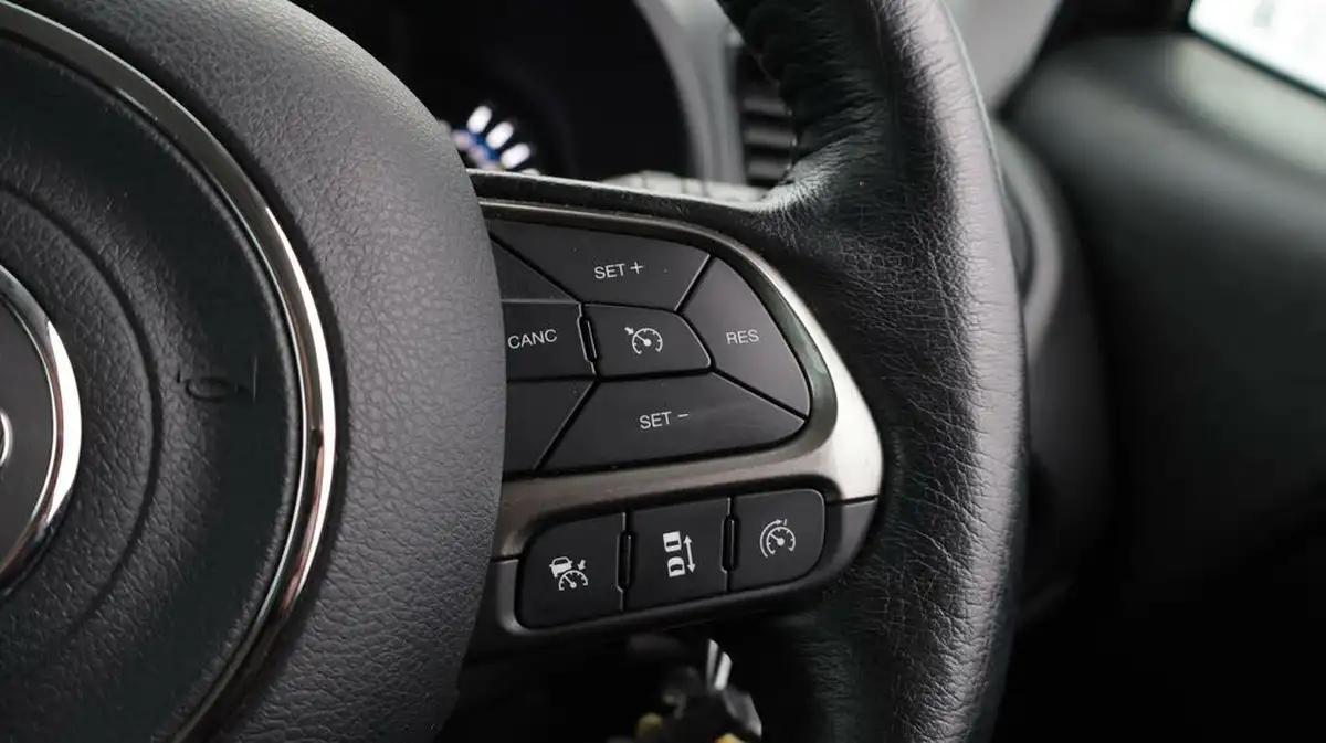 2021-jeep-renegade-13-gse-limited-phev-big-26