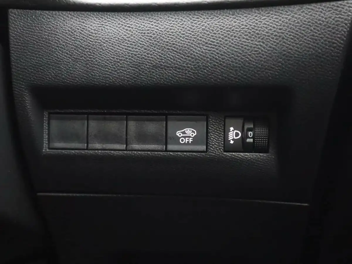 2024-peugeot-2008-suv-e-allure-136ps-50kwh-big-34