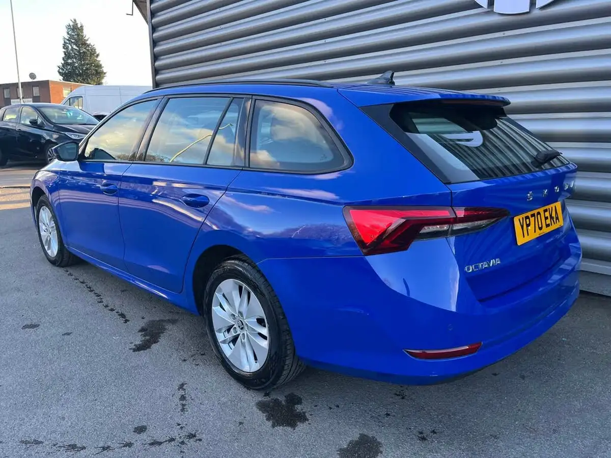 2020-skoda-octavia-20tdi-se-technology-115ps-scr-estate-big-6