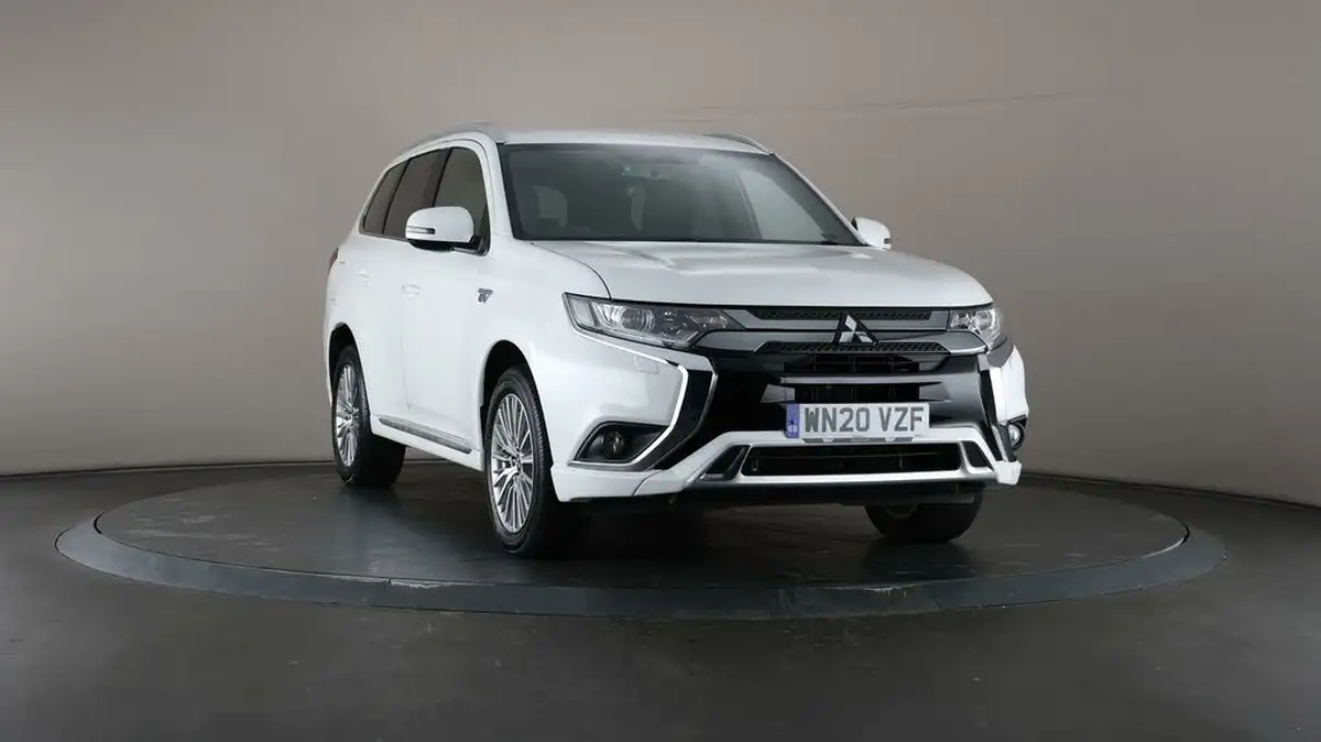 2020-mitsubishi-outlander-24-dynamic-phev-big-50