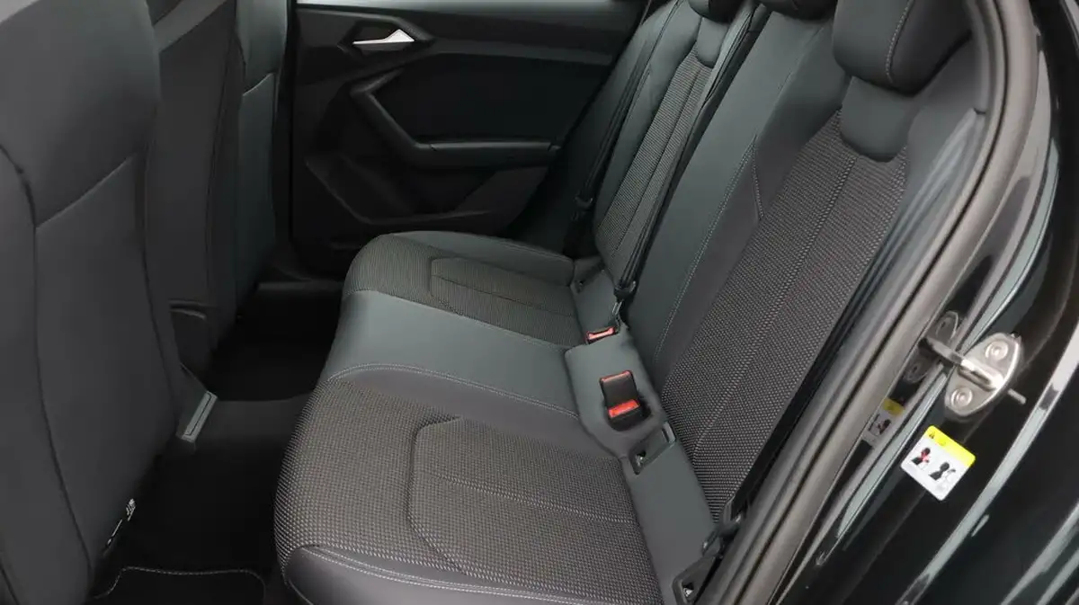 2022-audi-a1-10-25-tfsi-s-line-tronic-big-16