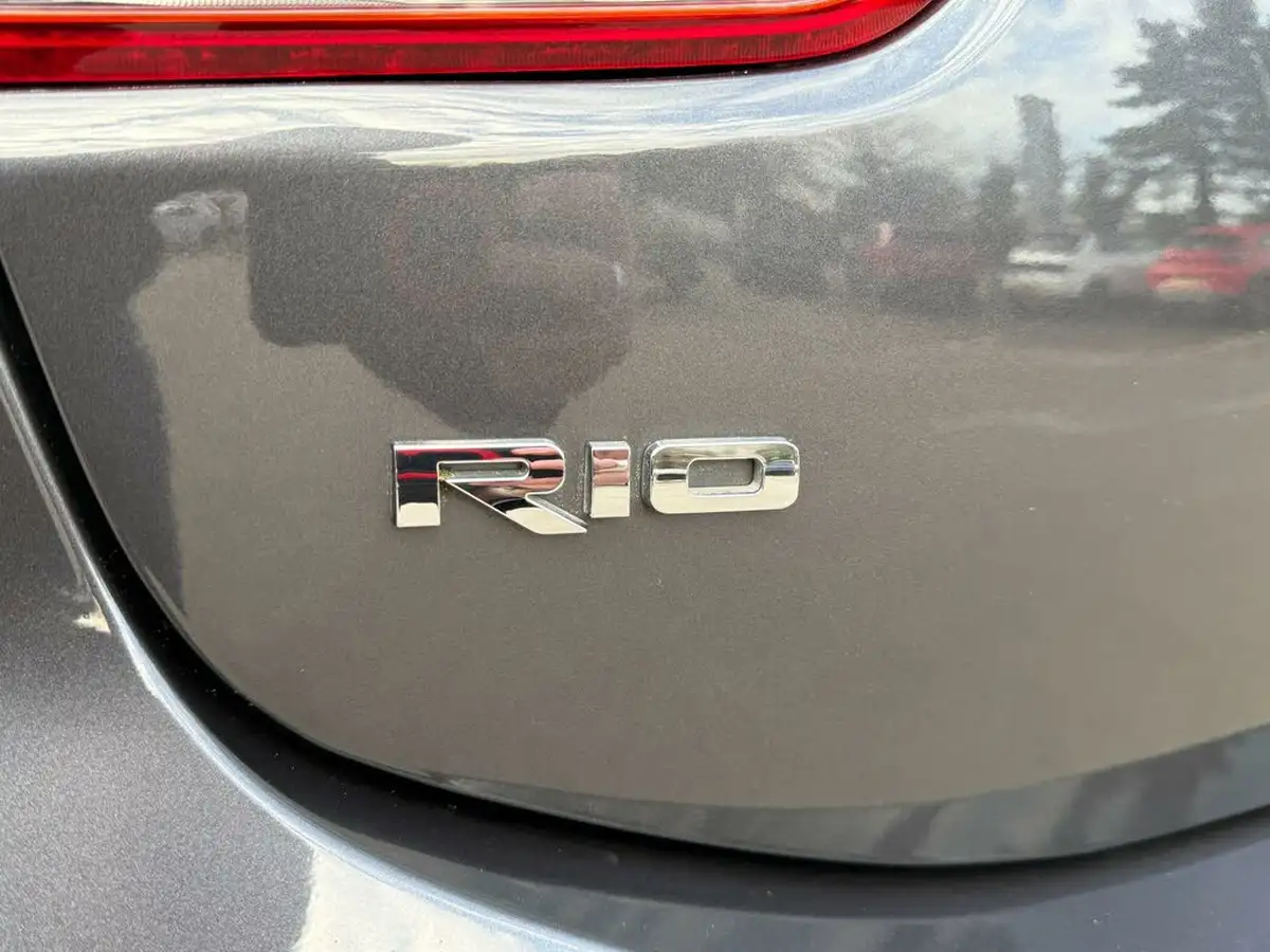 2018-kia-rio-14-3-big-35