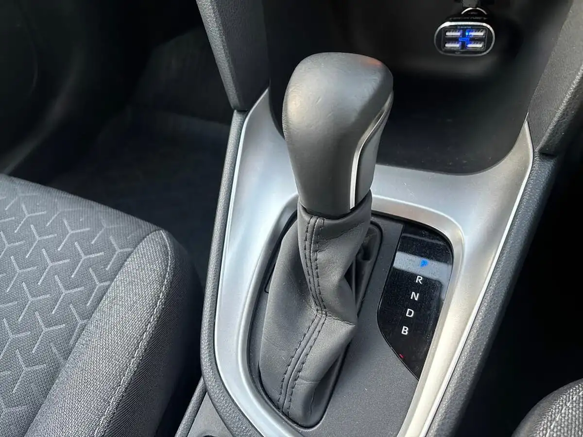 2023-toyota-yaris-cross-15-vvt-i-icon-big-18