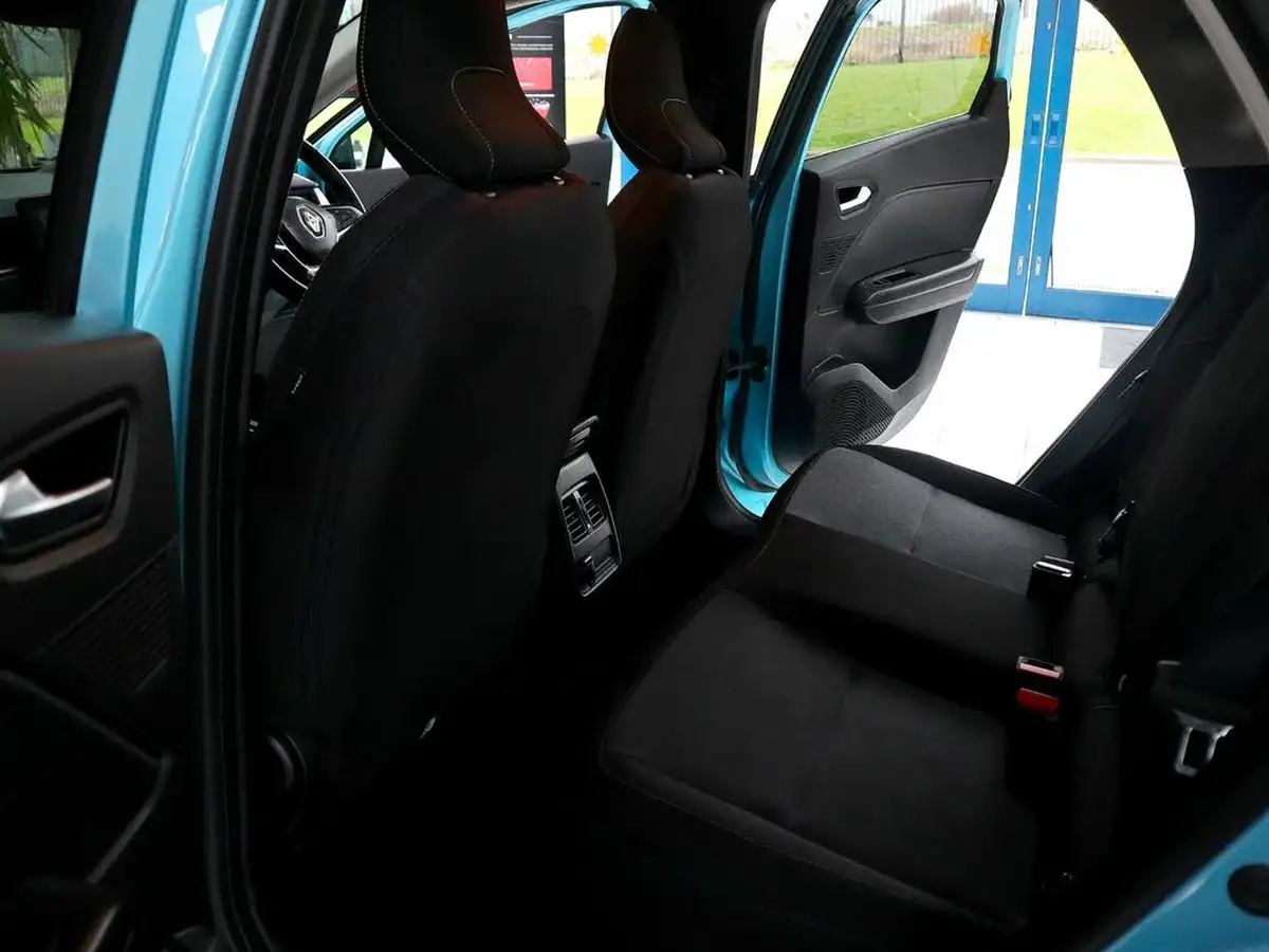 2021-renault-captur-13-tce-iconic-edition-big-18