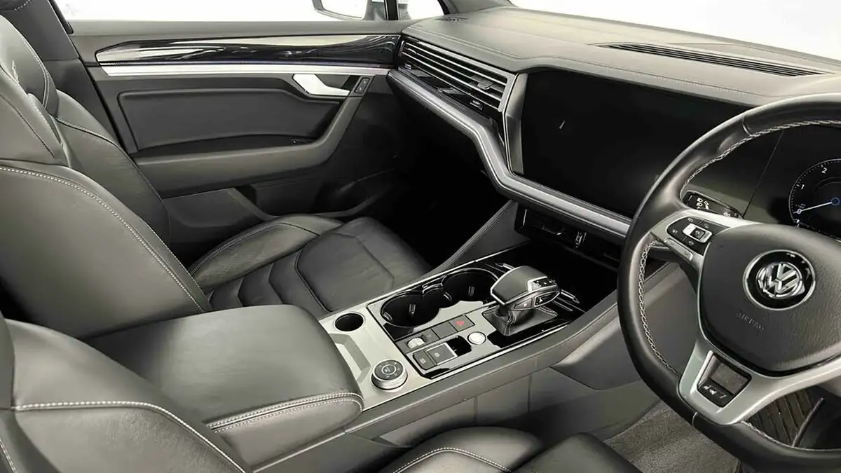 2018-volkswagen-touareg-30tdi-r-line-tech-286ps-ss-big-33
