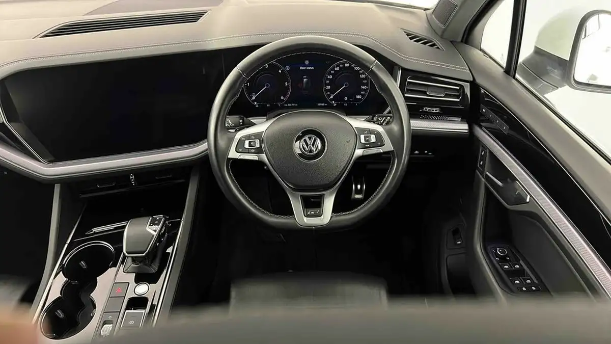 2018-volkswagen-touareg-30tdi-r-line-tech-286ps-ss-big-9