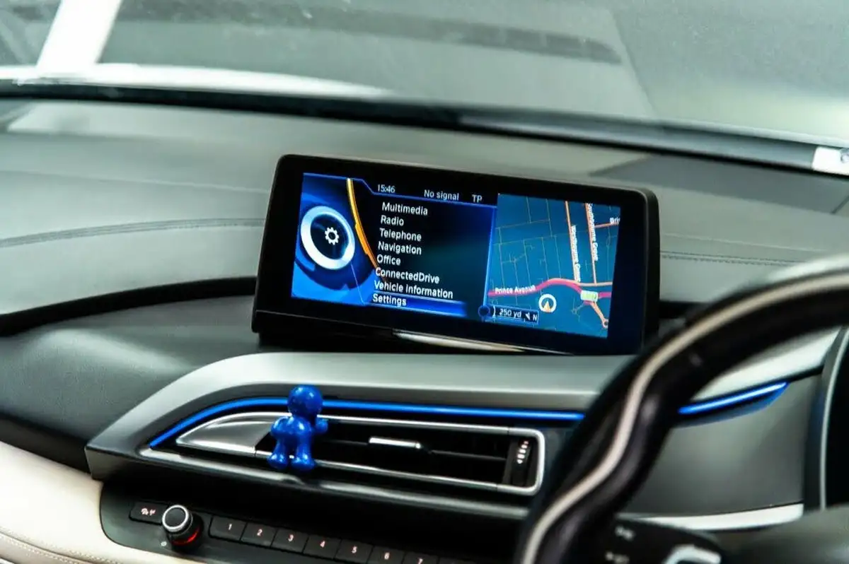 2016-bmw-i8-15-big-25
