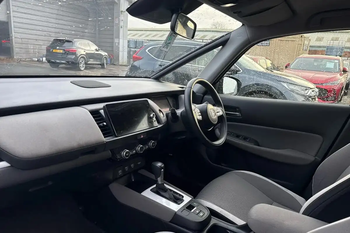 2022-honda-jazz-15-i-mmd-ex-109ps-big-1