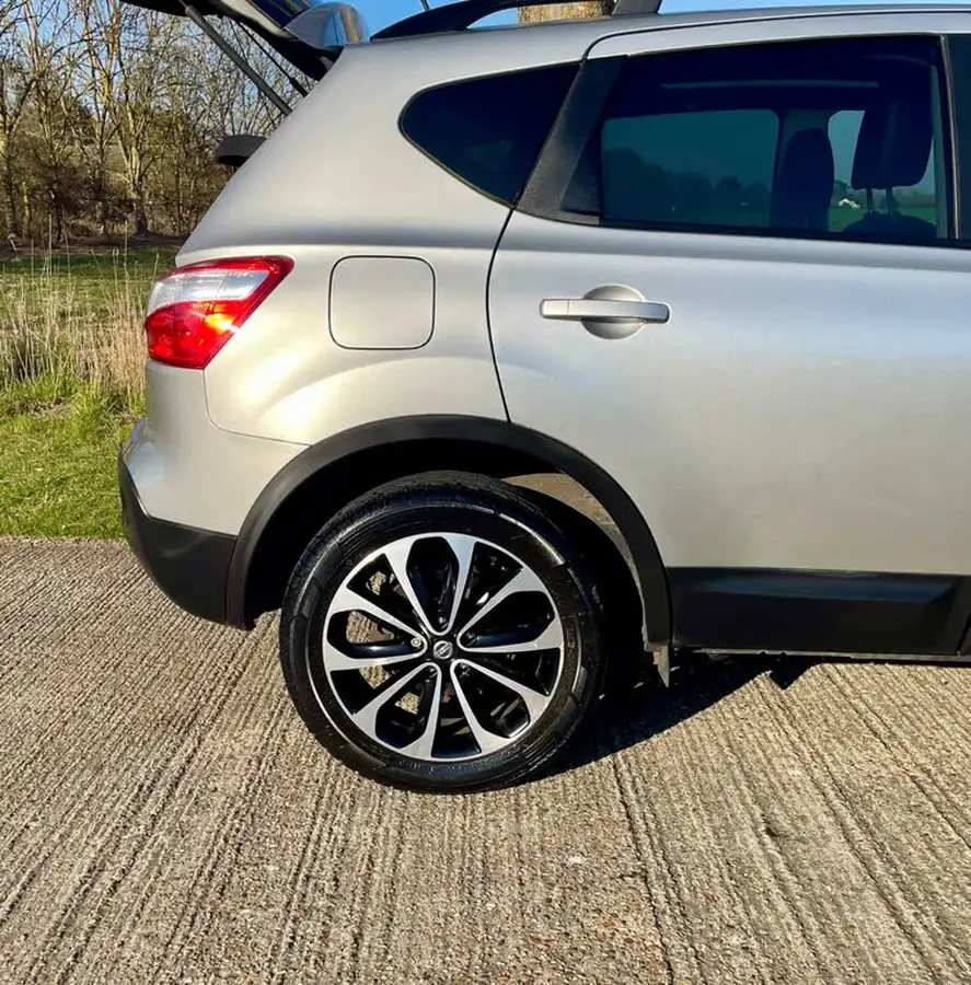 2013-nissan-qashqai-16-360-big-42