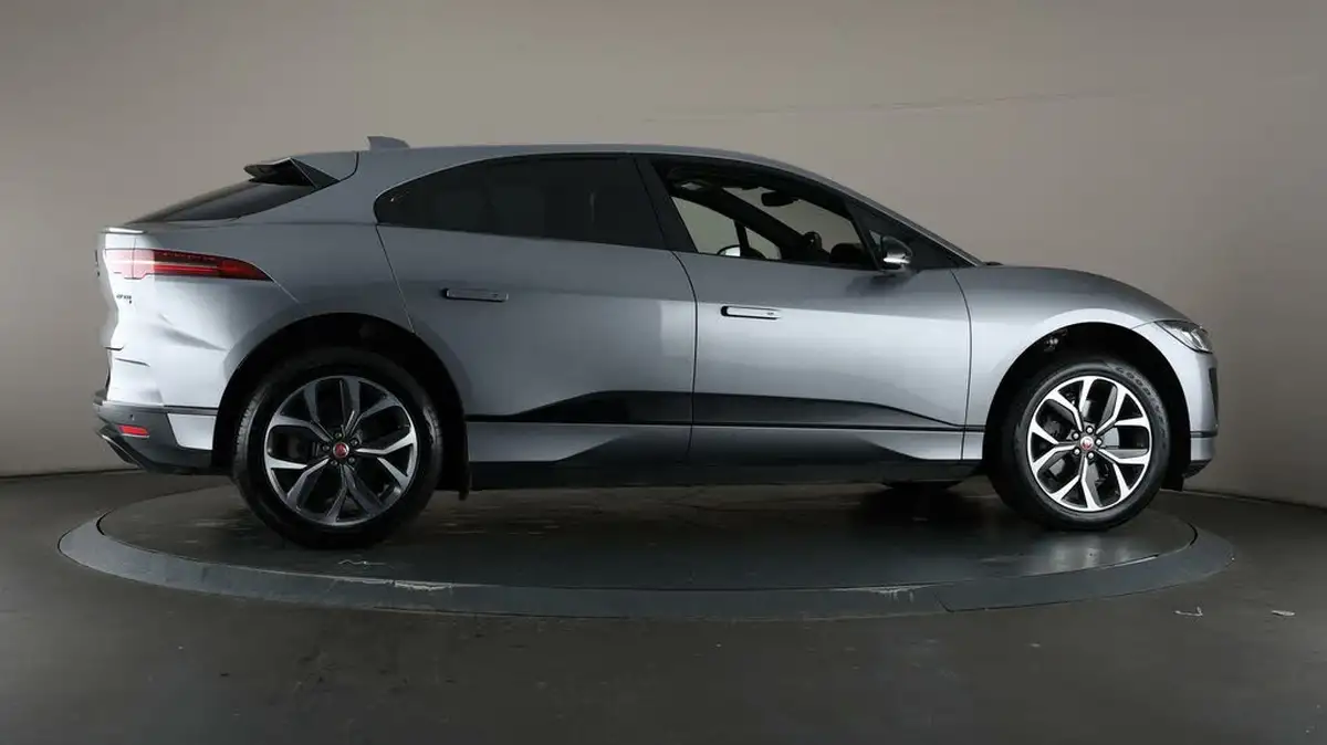 2022-jaguar-i-pace-ev400-hse-black-big-63