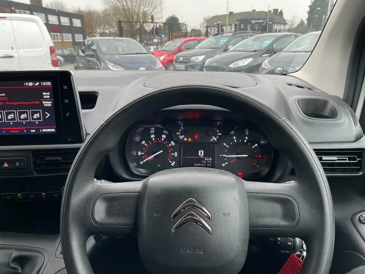 2021-citroen-berlingo-15bluehdi-650-enterprise-pro-big-24