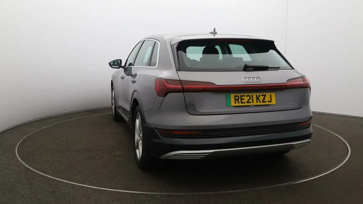 2021-audi-e-tron-55e-technik-station-wagon-big-53