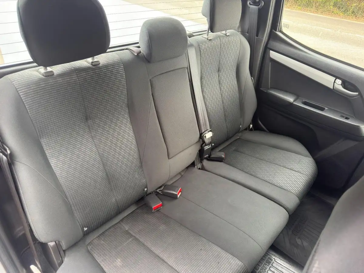 2018-isuzu-d-max-19td-eiger-big-29