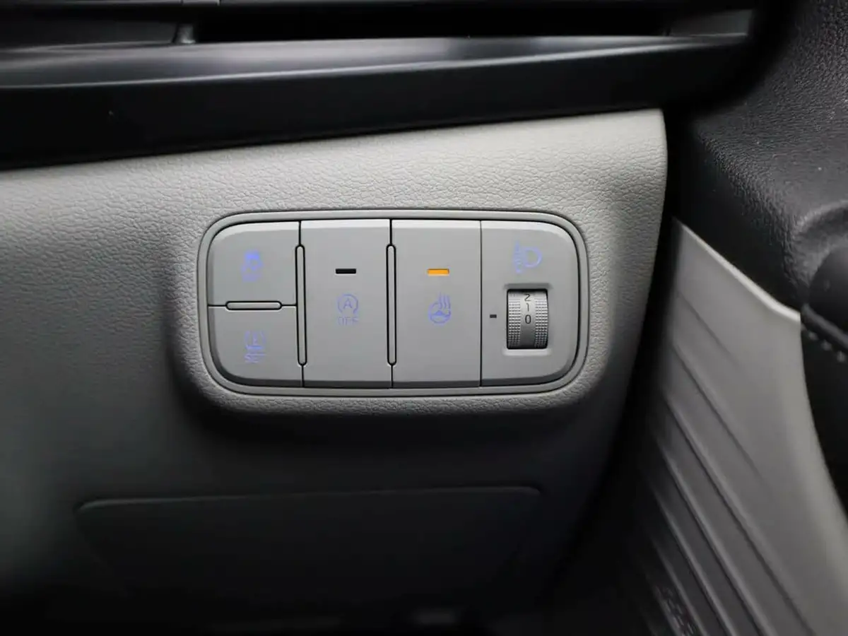2023-hyundai-i20-10-t-gdi-ultimate-48-volt-hybrid-dct-big-32