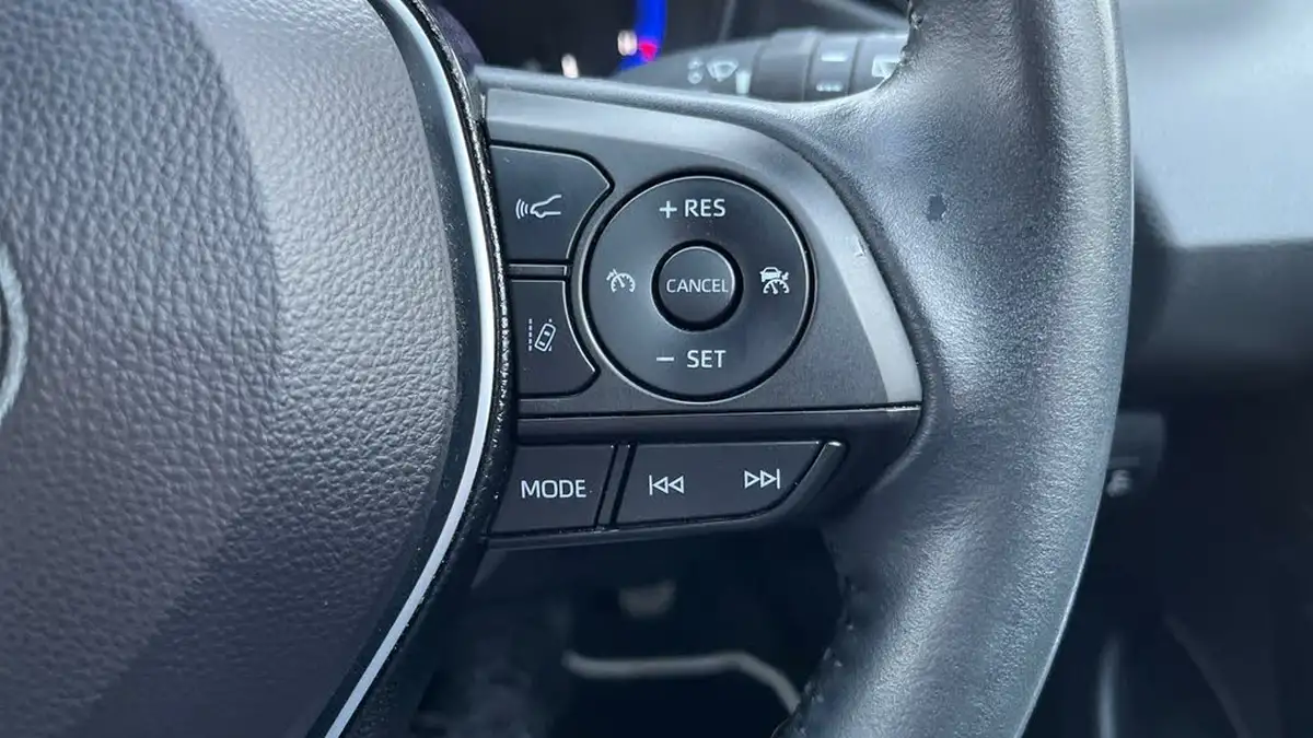 2021-toyota-corolla-18-vvt-i-excel-trk-hatchback-big-43