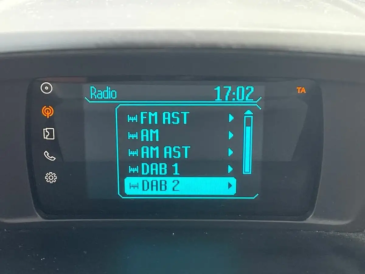 2015-ford-kuga-20tdci-zetec-150ps-big-16