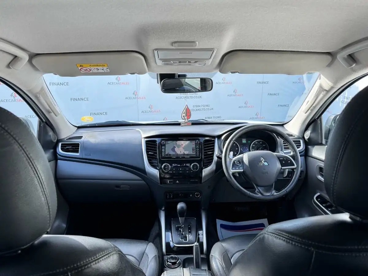 2015-mitsubishi-l200-24di-d-barbarian-auto-big-19