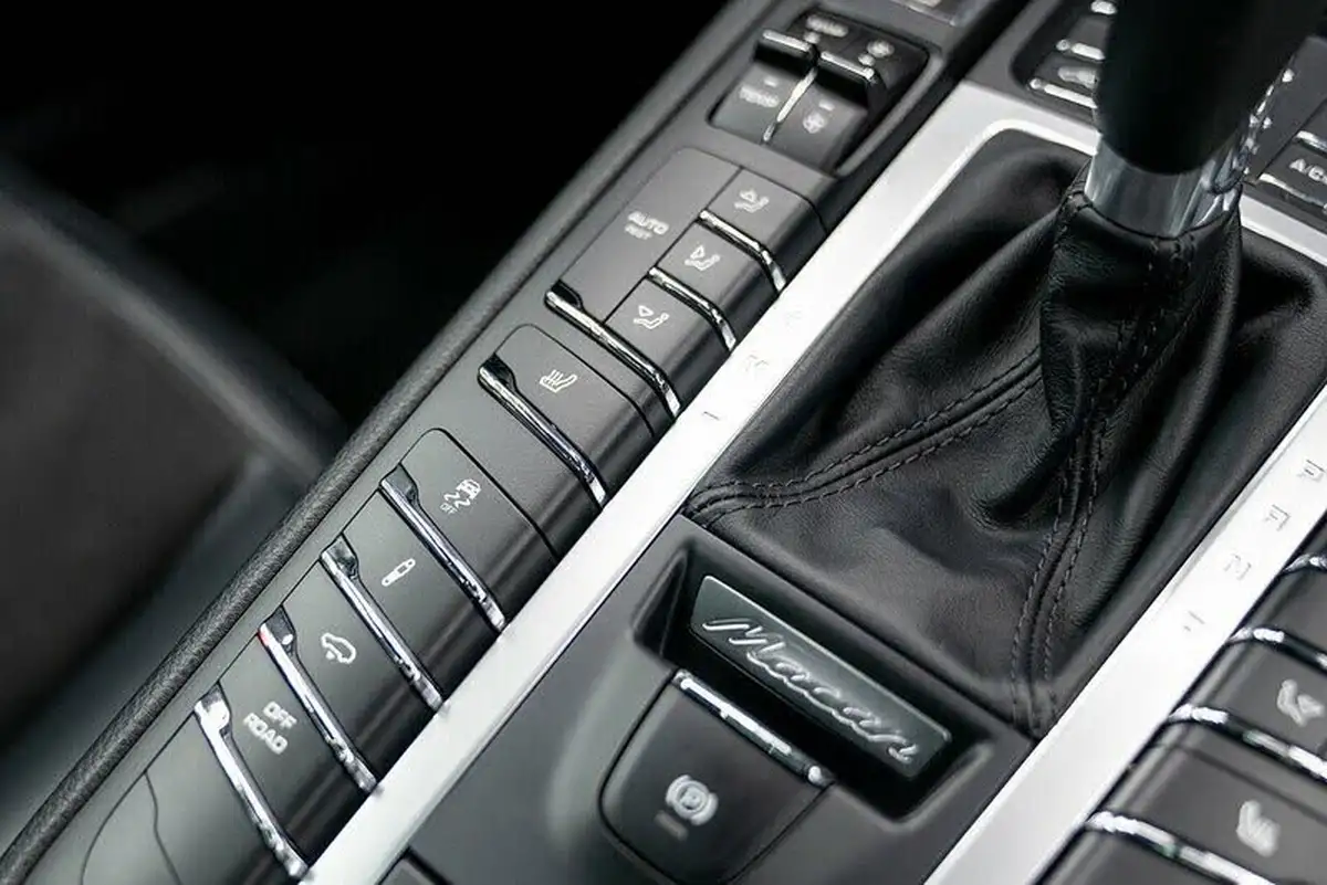 2020-porsche-macan-29-v6-gts-big-15
