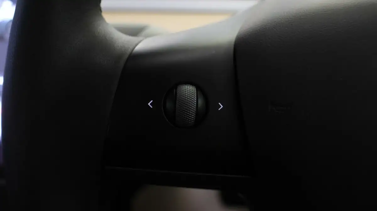 2020-tesla-model-3-e-long-range-big-22