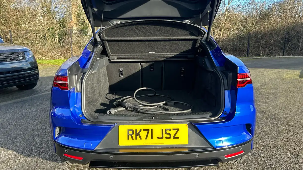 2021-jaguar-i-pace-ev400-black-big-9