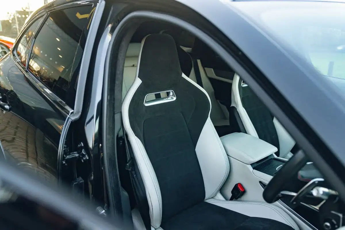 2021-jaguar-f-pace-50-v8-svr-big-25