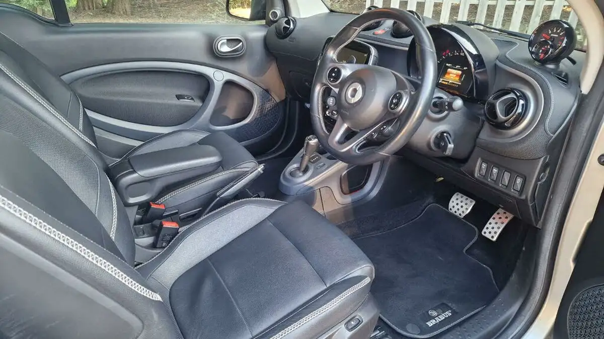 2017-smart-fortwo-09-brabus-xclusive-107bhp-coupe-big-13