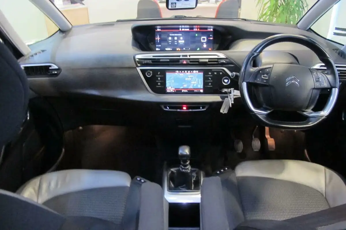 2019-citroen-grand-c4-spacetourer-12-puretech-flair-big-32