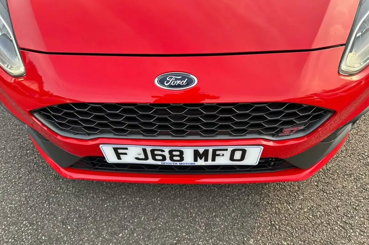 2018-ford-fiesta-15t-st-3-5d-big-32