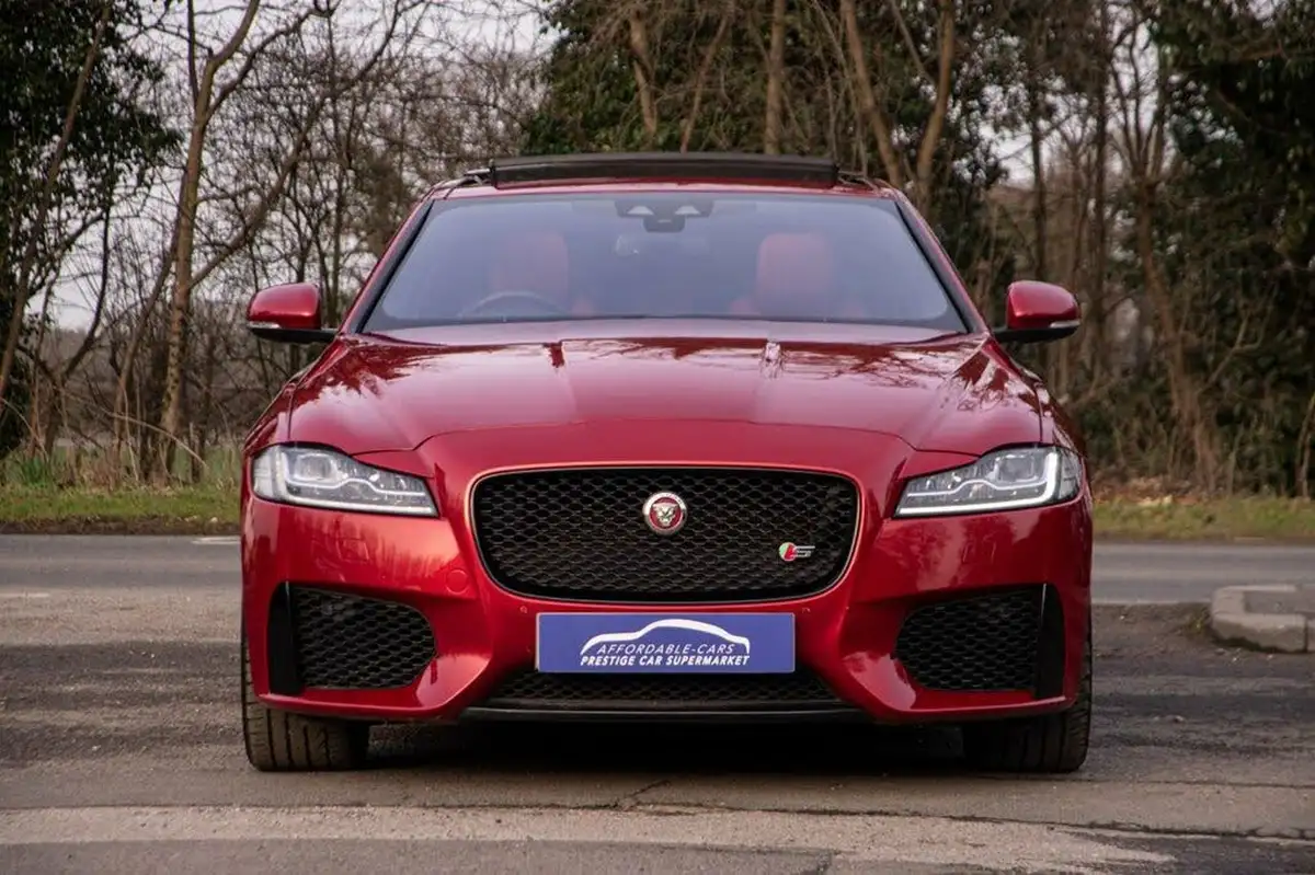 2016-jaguar-xf-30-s-big-3