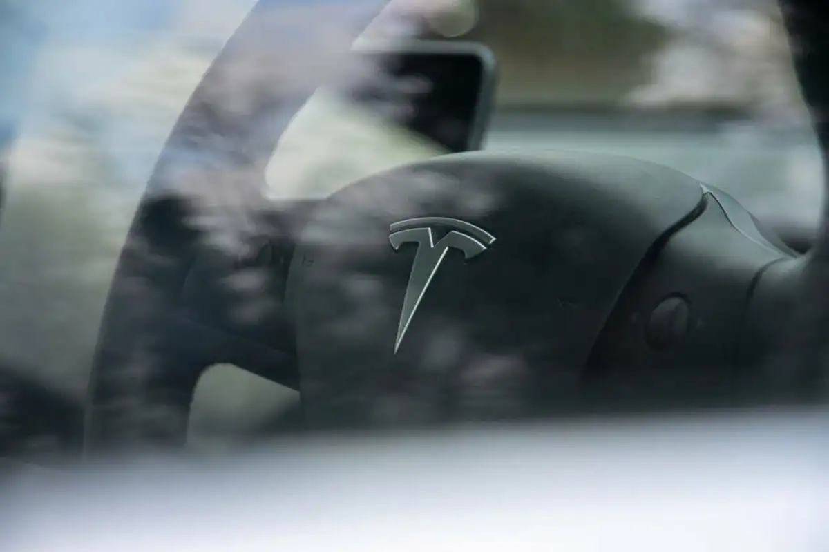 2020-tesla-model-3-e-long-range-big-8