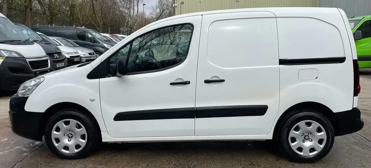 2016-peugeot-partner-16bluehdi-professional-l1-100eu6-854-big-12