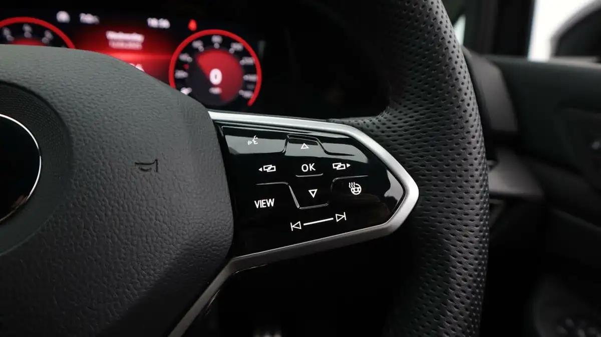 2022-volkswagen-golf-20-tsi-gti-dsg-big-27