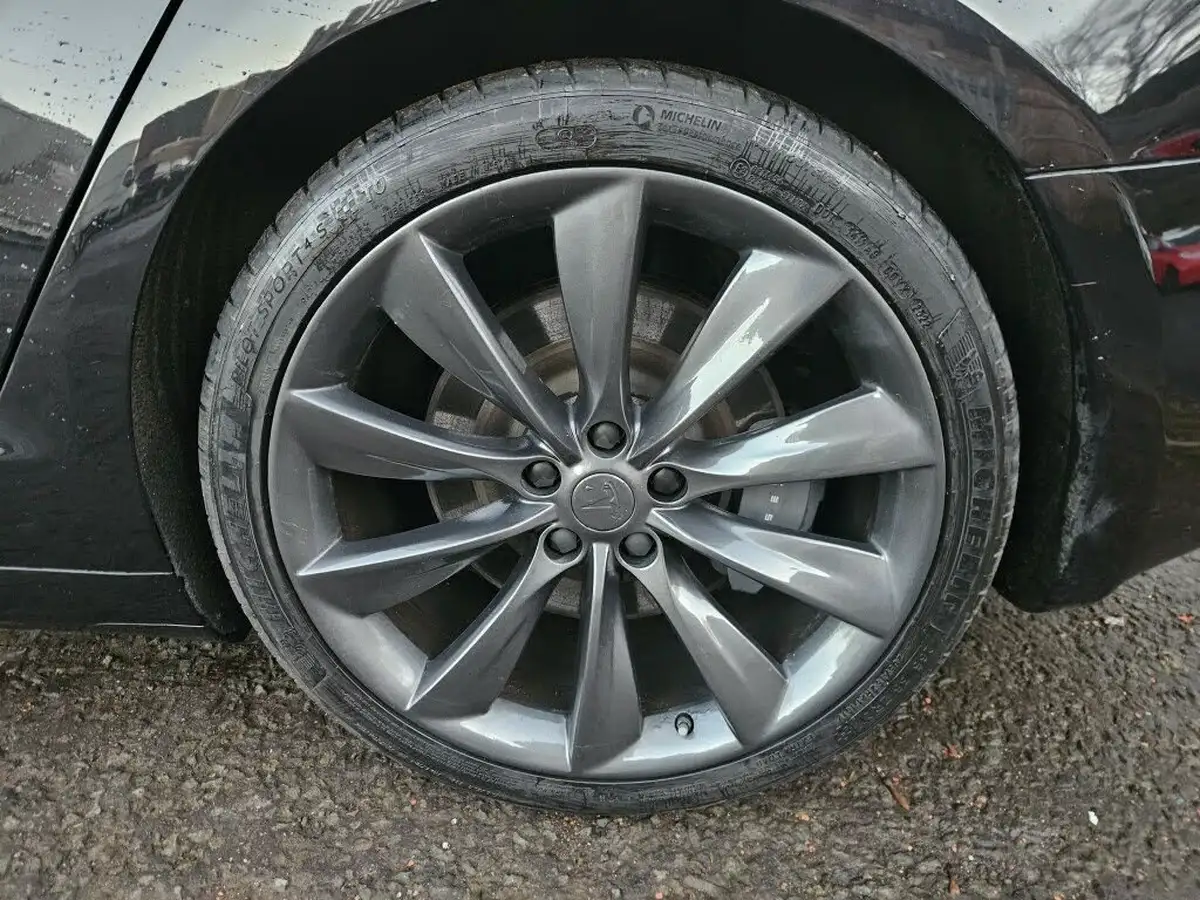 2017-tesla-model-s-e-100d-big-12