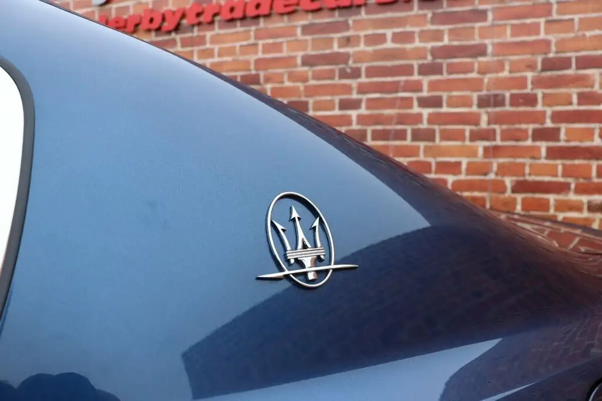 2006-maserati-quattroporte-42-seq-big-37