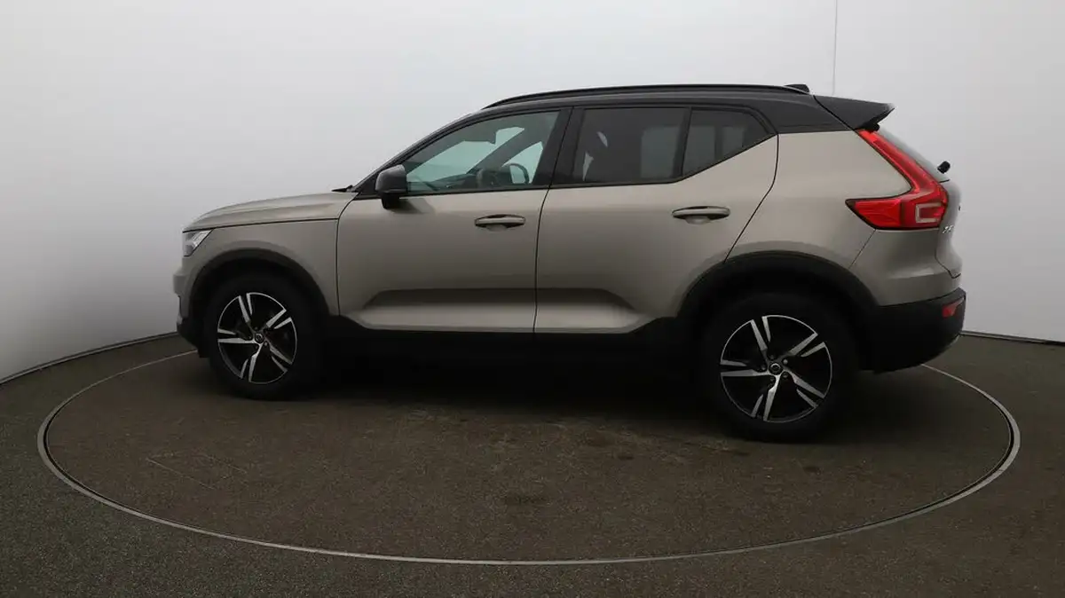 2021-volvo-xc40-15-t3-r-design-161bhp-big-54