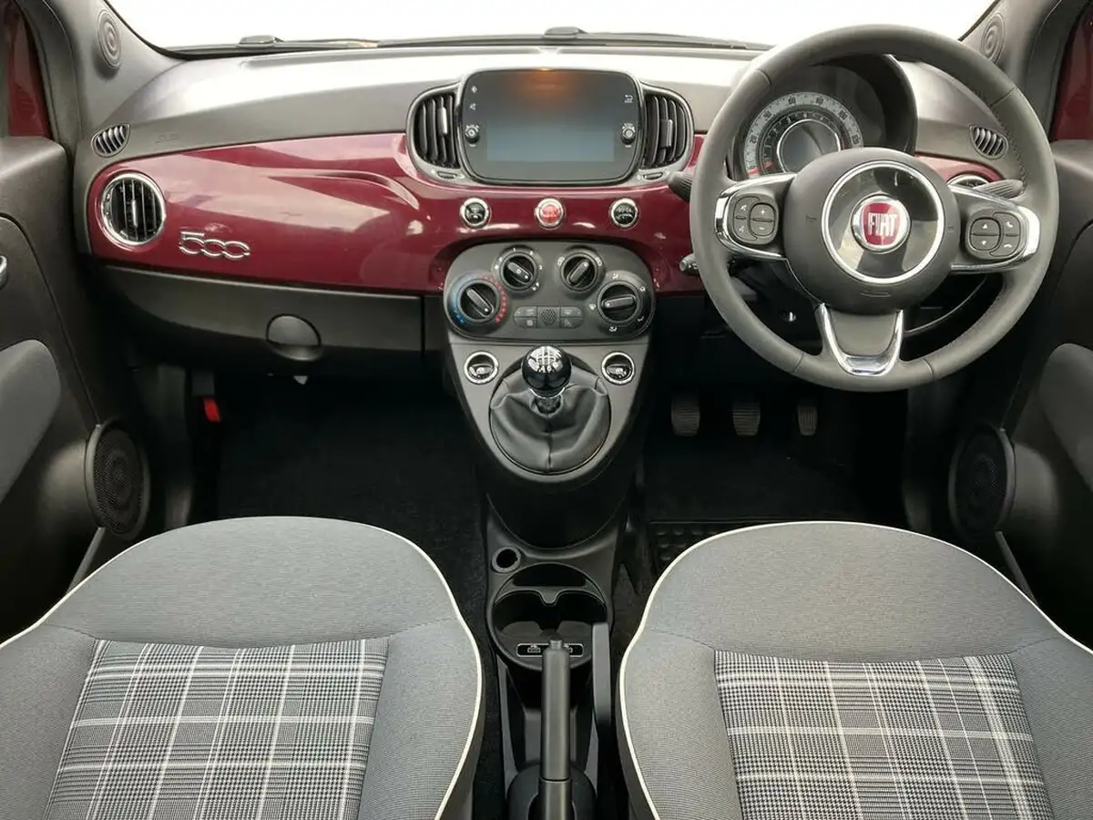 2021-fiat-500-10-lounge-big-9