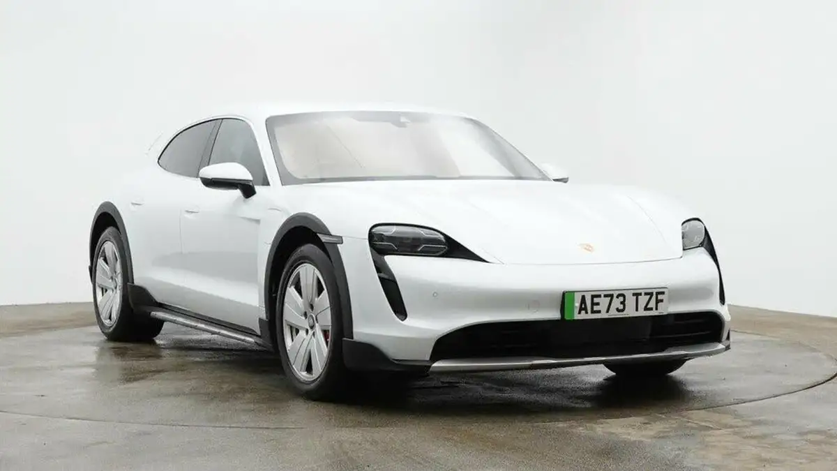 2023-porsche-taycan-e-4s-cross-turismo-big-0