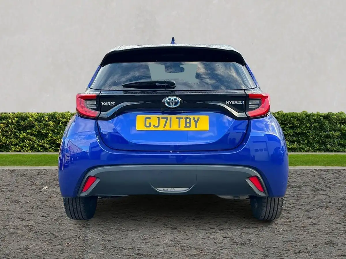 2021-toyota-yaris-15-vvt-i-design-big-3