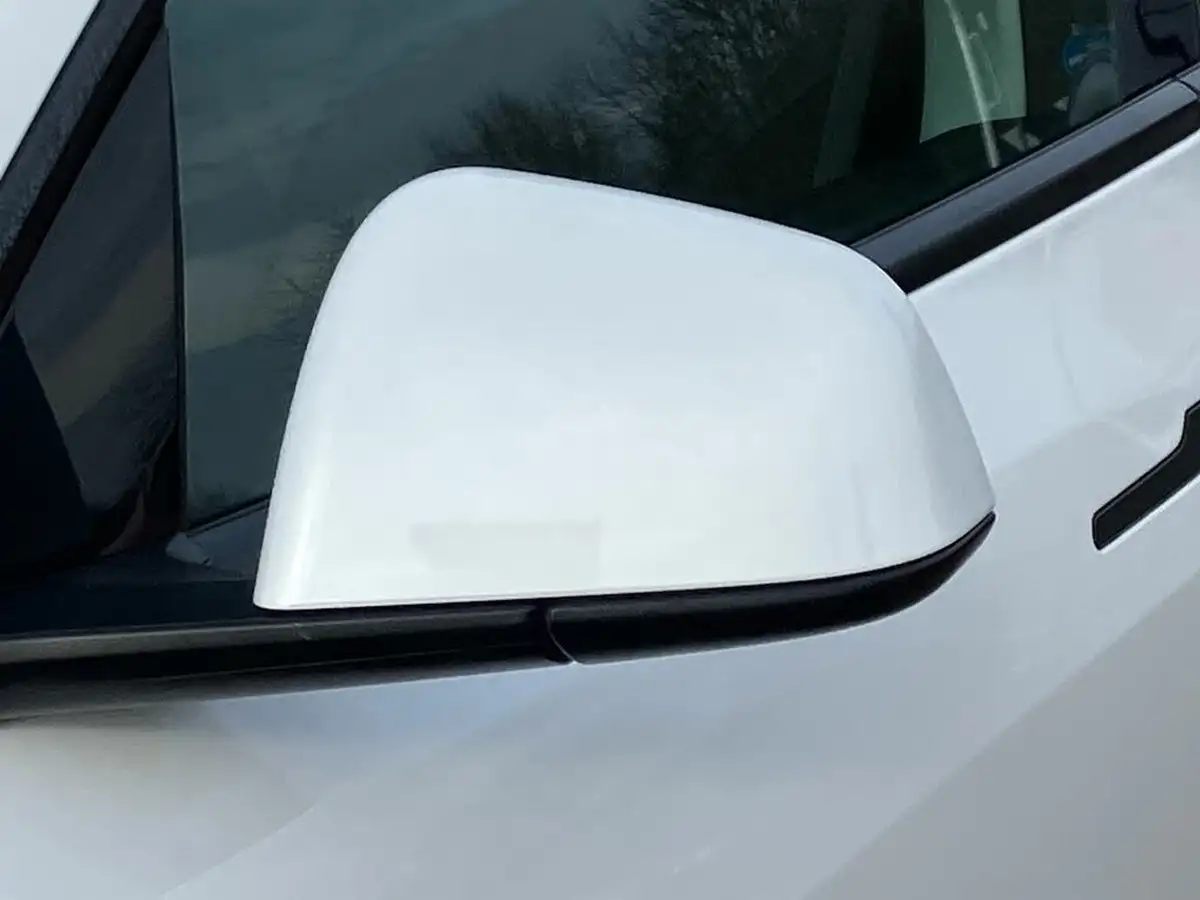 2023-tesla-model-y-e-rwd-big-28