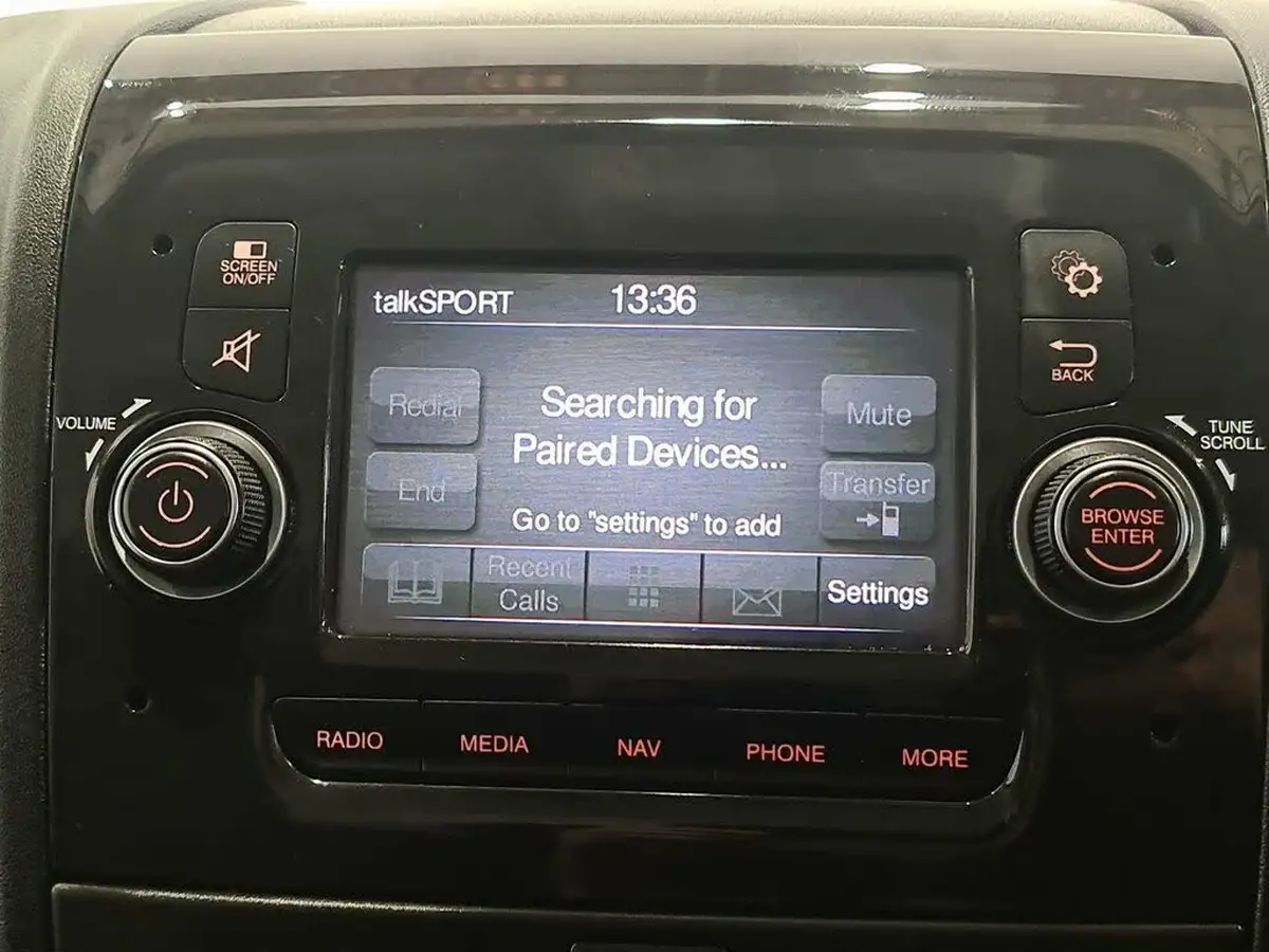 2021-peugeot-boxer-22-bluehdi-professional-335-l3-h2-140bhpeu6dt-panel-big-13