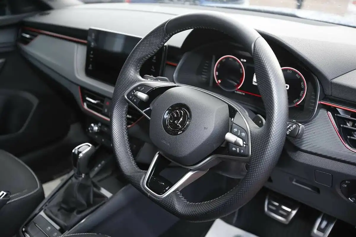 2024-skoda-kamiq-10-tsi-monte-carlo-116ps-dsg-big-5