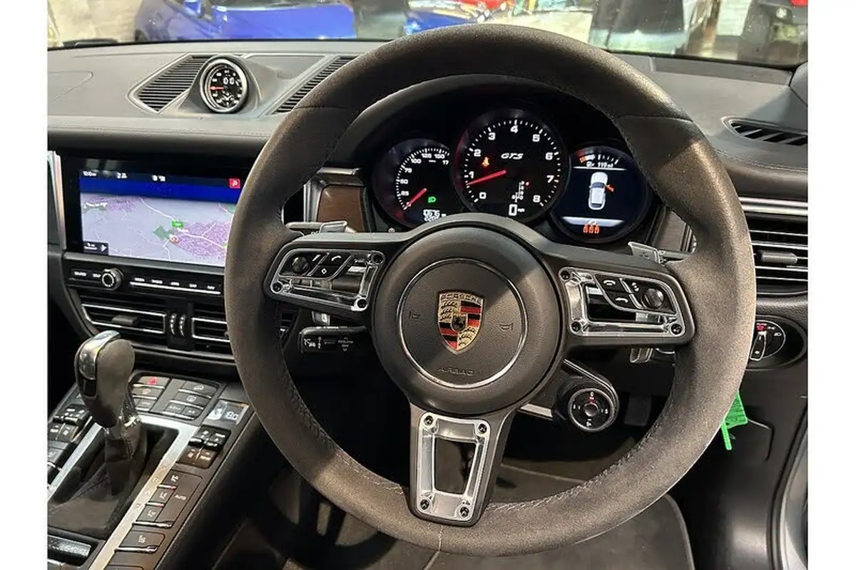 2020-porsche-macan-29-v6-gts-big-8