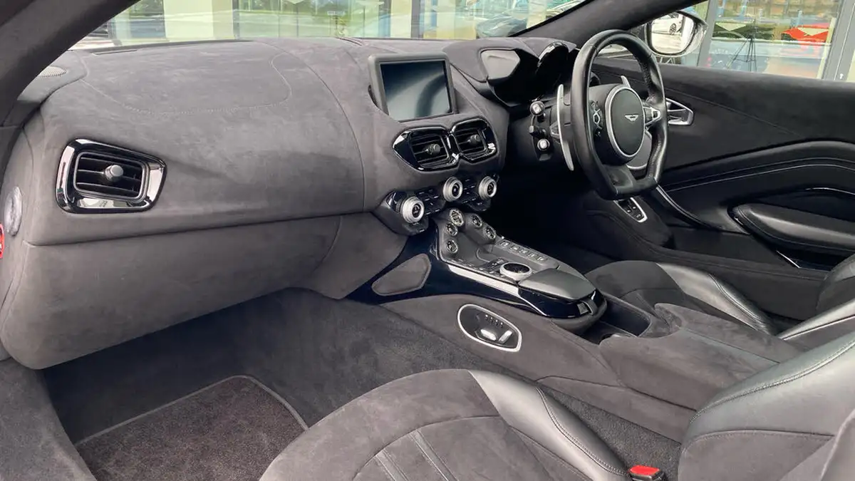 2019-aston-martin-vantage-40-v8-vantage-big-21