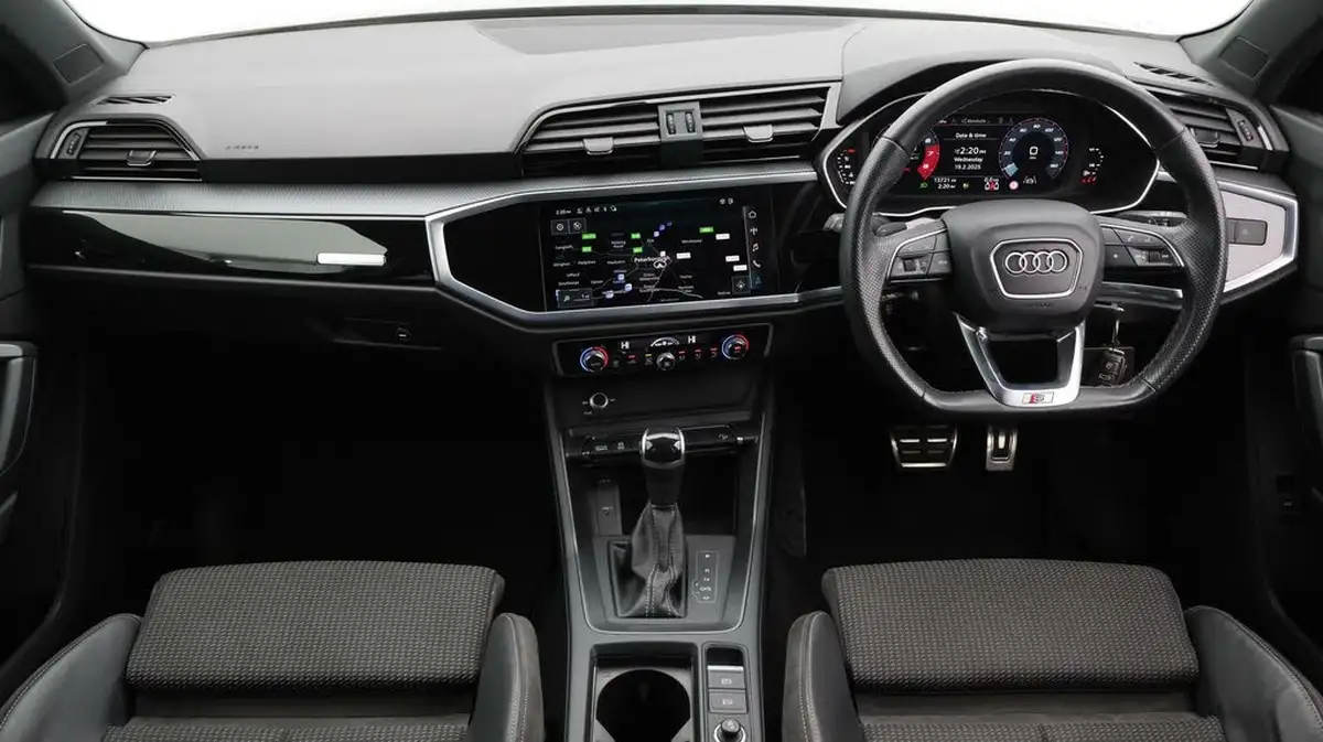 2021-audi-q3-15-35-tfsi-black-edition-codcomfort-sound-pack-station-wagon-big-13