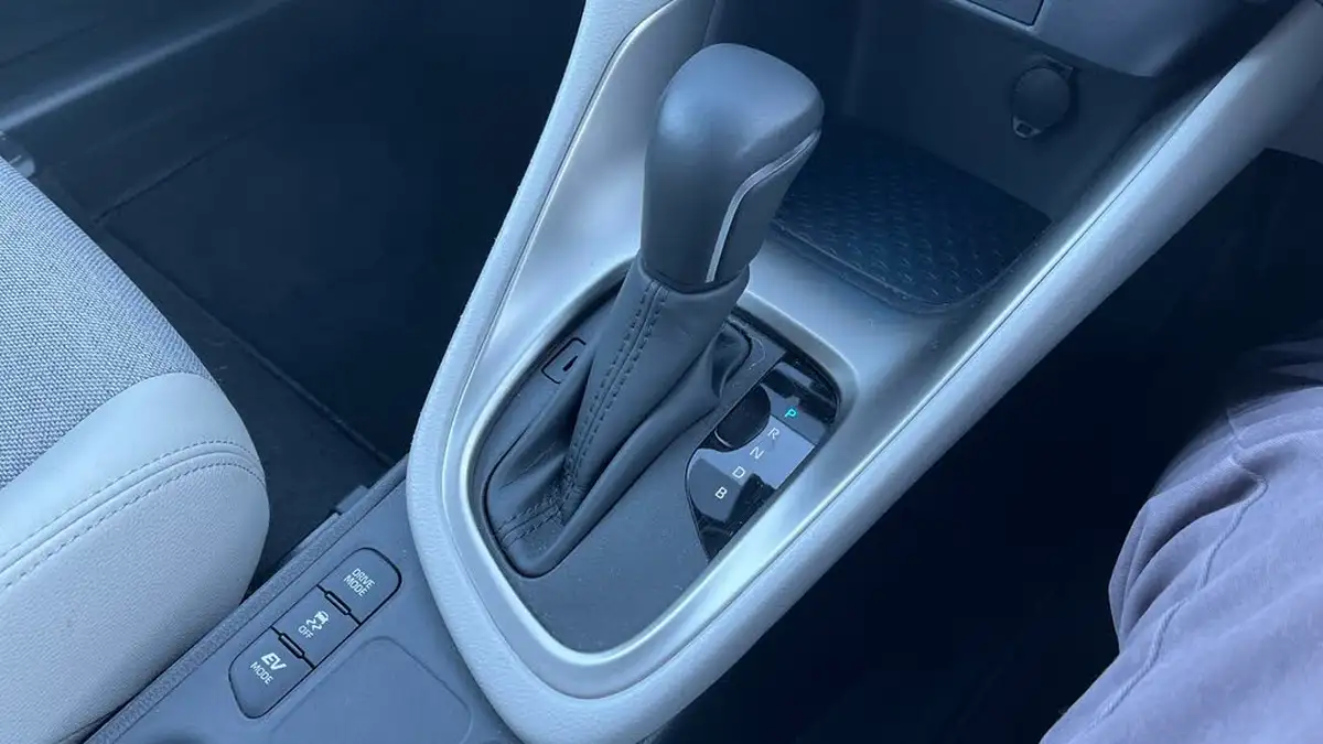 2022-toyota-yaris-15-vvt-i-excel-big-37