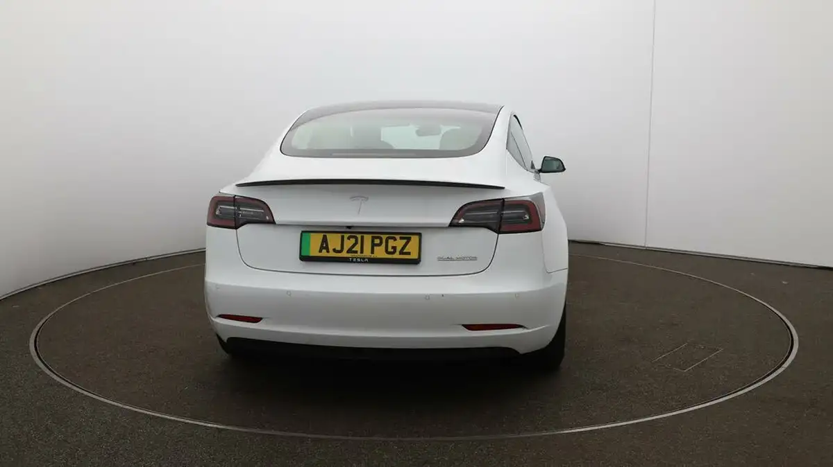 2021-tesla-model-3-e-performance-4x4-big-6