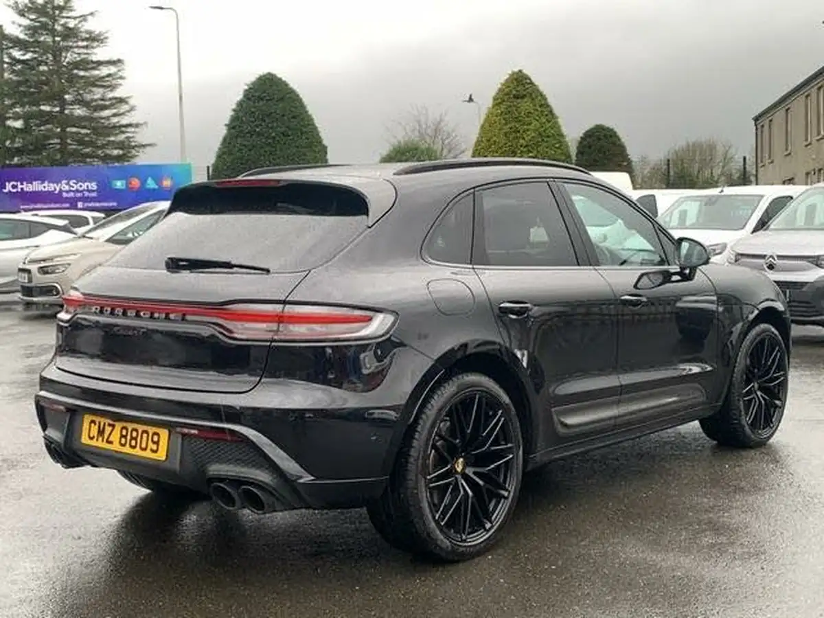 2023-porsche-macan-20-big-16