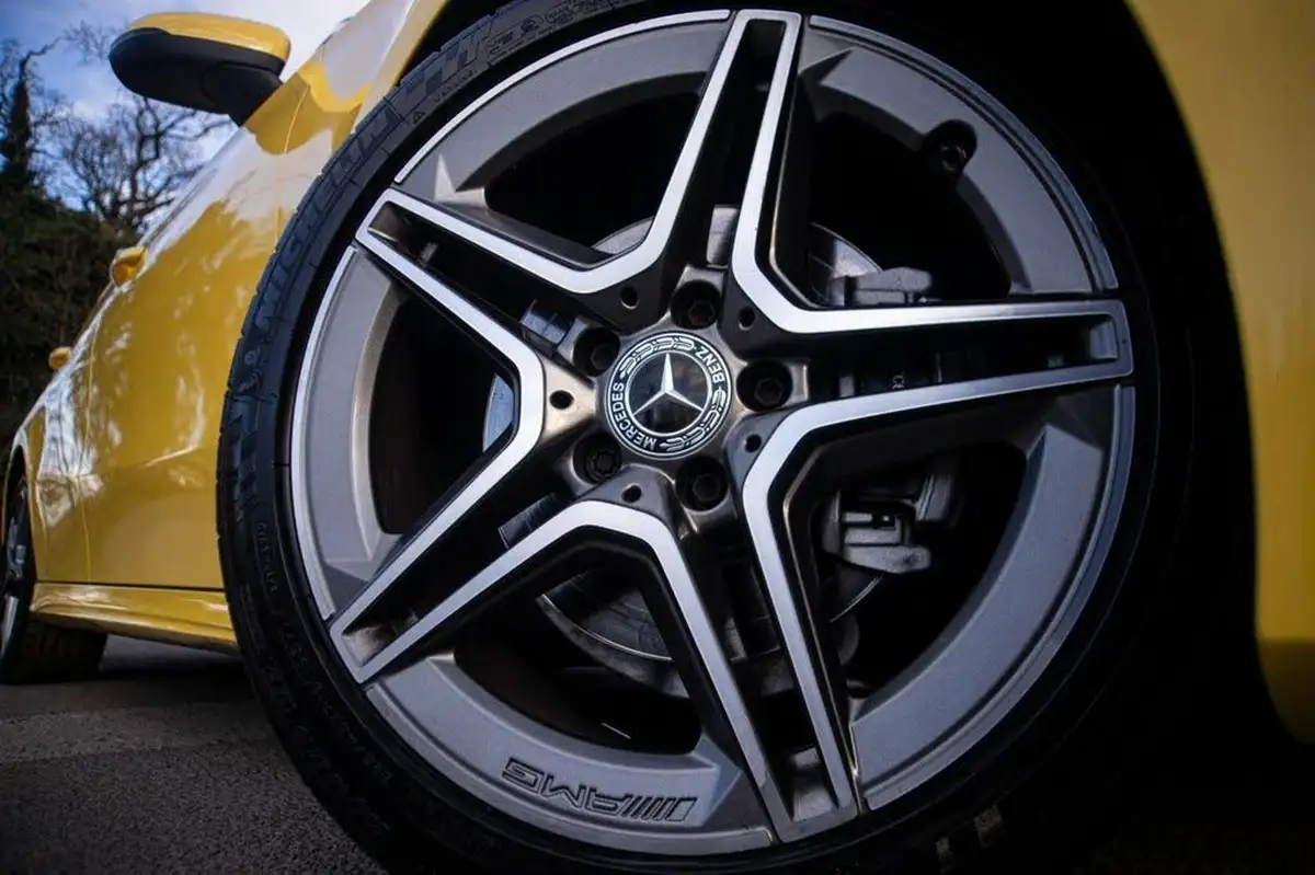 2023-mercedes-benz-a-class-13-a200-amg-line-executive-hatchback-5d-big-34